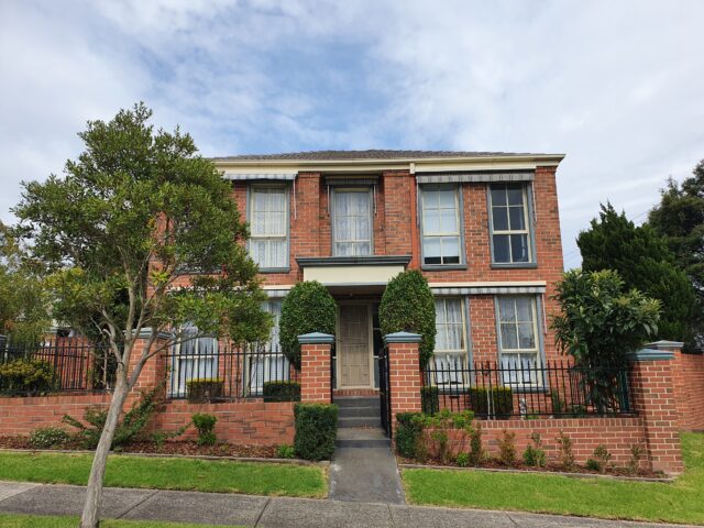 aaeb87ab UNDER APPLICATION – 3 Bedroom Townhouse plus study with Quality and Convenience Location Photo