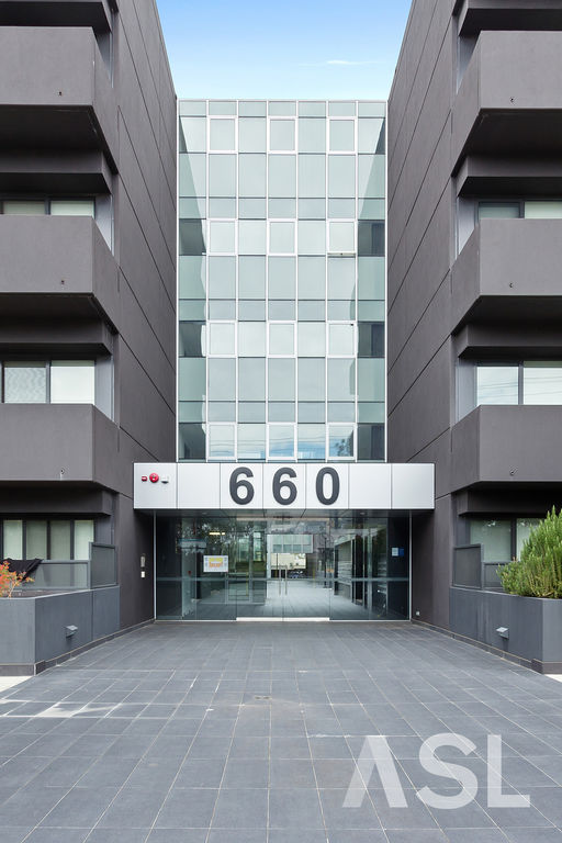 c0843c2c UNDER APPLICATION – Comfortable Contemporary Living! Don’t miss Location Photo