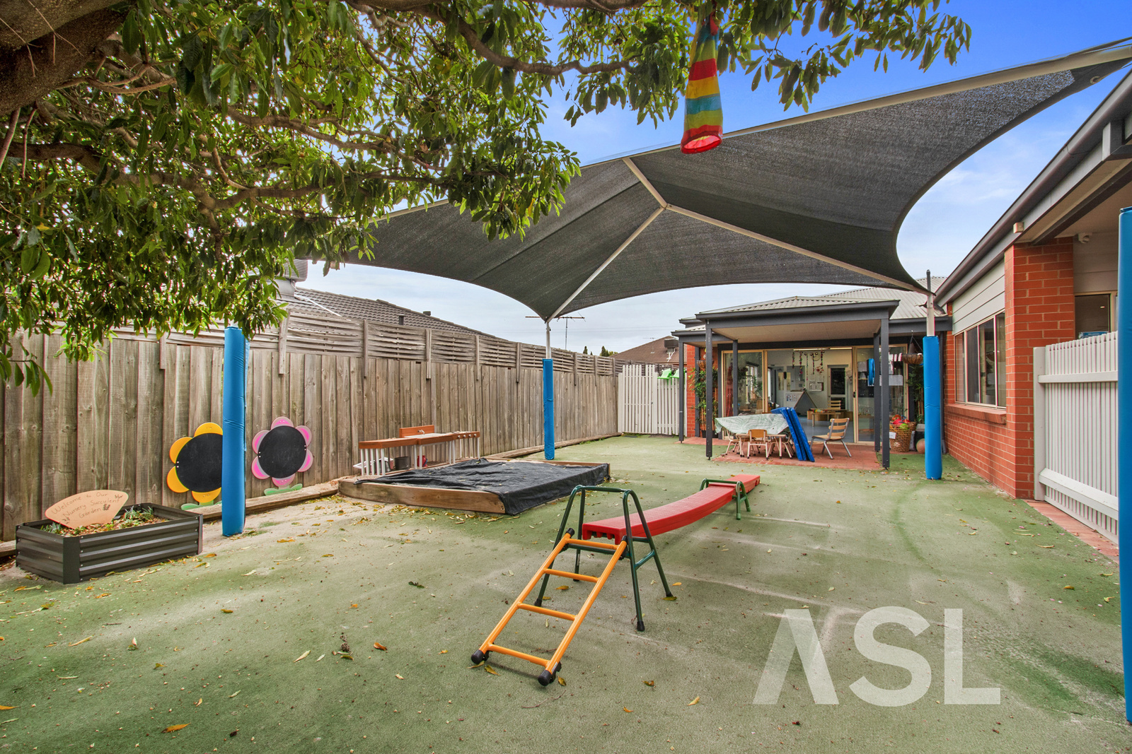 036_Open2view_ID899345-8_Moresby 036_Open2view_ID899345-8_Moresby