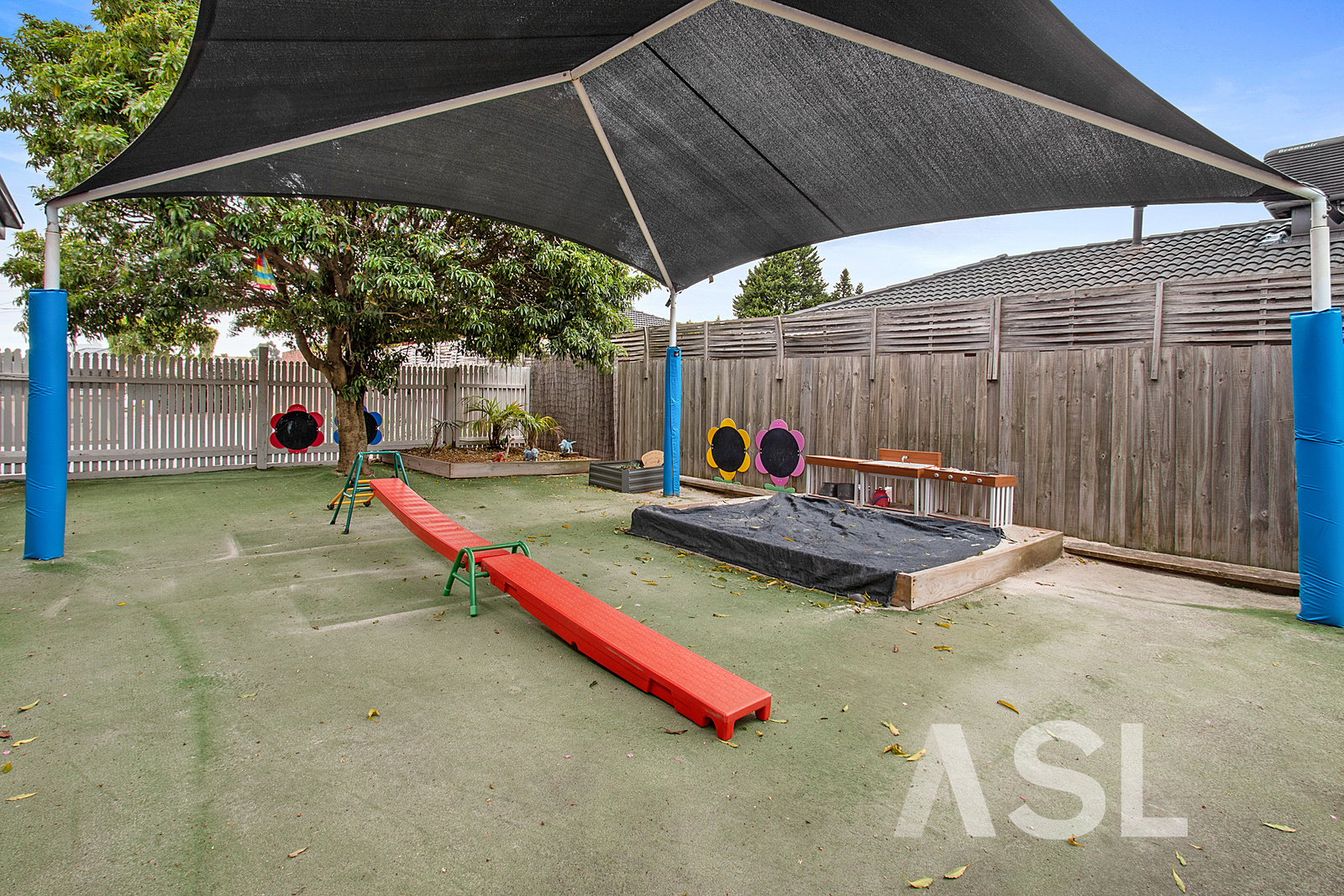 037_Open2view_ID899345-8_Moresby 037_Open2view_ID899345-8_Moresby