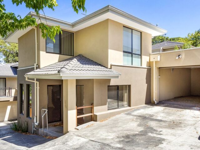 MAIN.1541990537 Stunning 3-Bedroom Townhouse in Doncaster East Location Photo