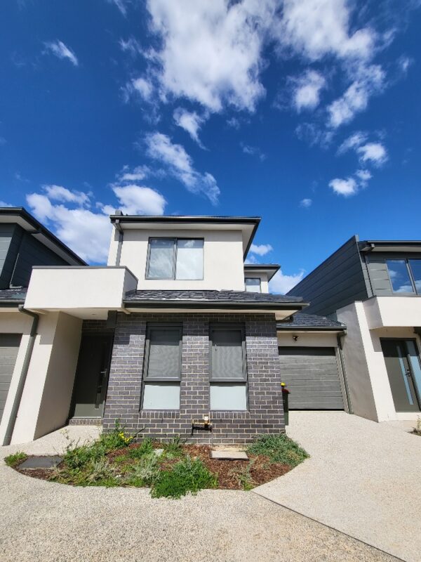 d6e6295a Brand New 3 Bed 2 Bath Townhouse in the Heart of Werribee Location Photo